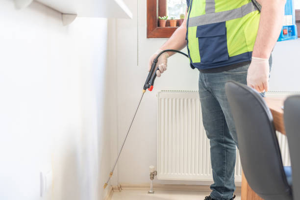 Best Exterminator Services  in Strum, WI